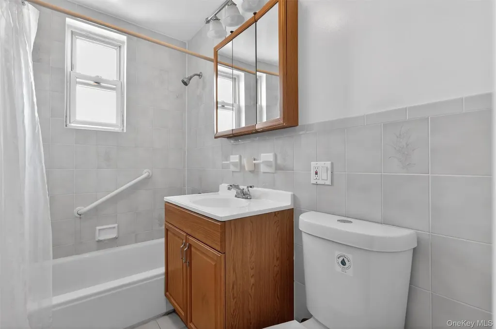 642 Edison Avenue Bronx NY 10465