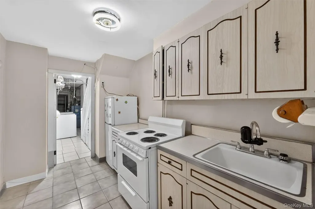 642 Edison Avenue Bronx NY 10465