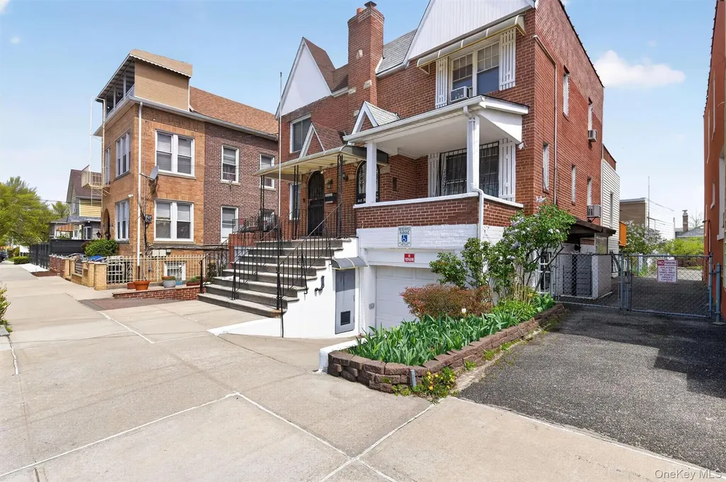 642 Edison Avenue Bronx NY 10465