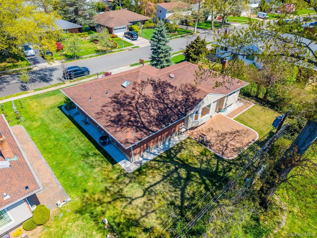 31 Edgemere Drive Searingtown NY 11507