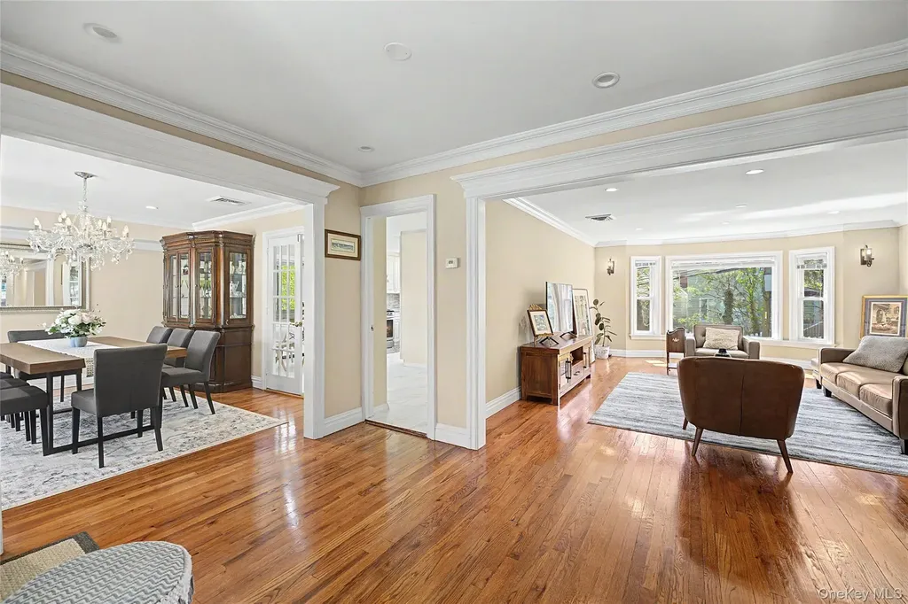 31 Edgemere Drive Searingtown NY 11507