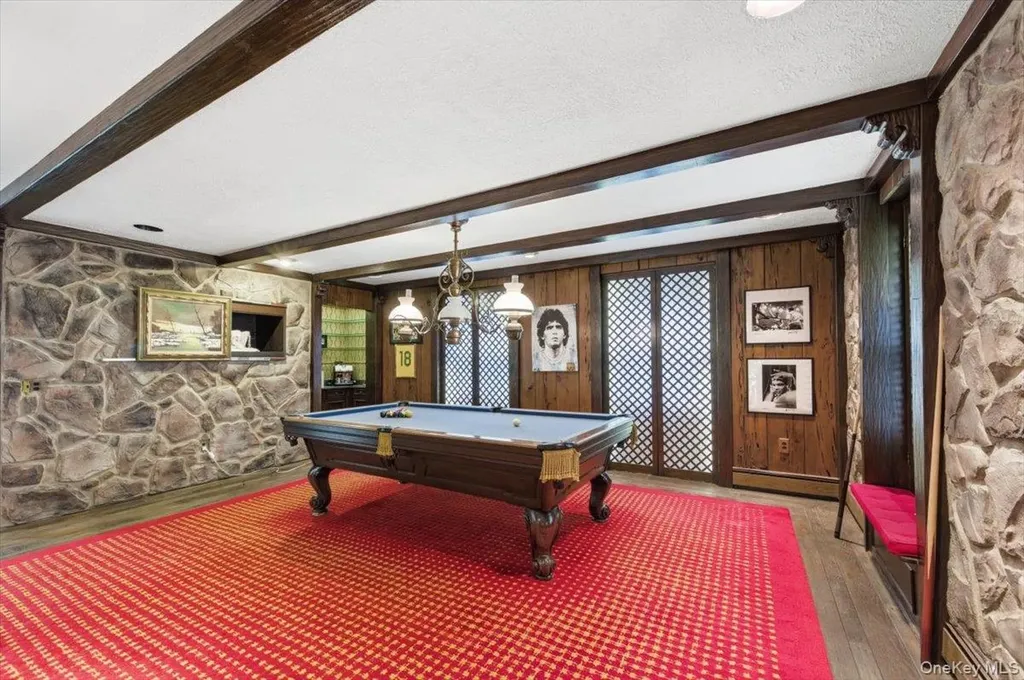 7 Stepping Stone Crescent Dix Hills NY 11746