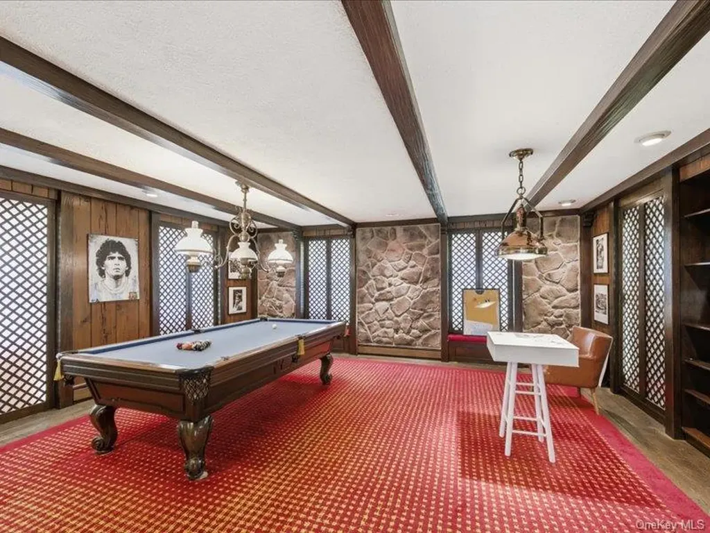 7 Stepping Stone Crescent Dix Hills NY 11746