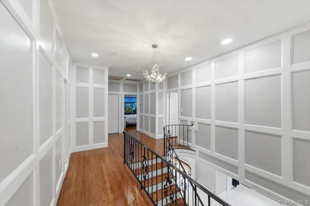 7 Stepping Stone Crescent Dix Hills NY 11746