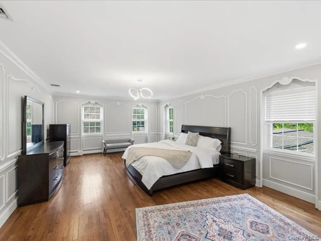 7 Stepping Stone Crescent Dix Hills NY 11746