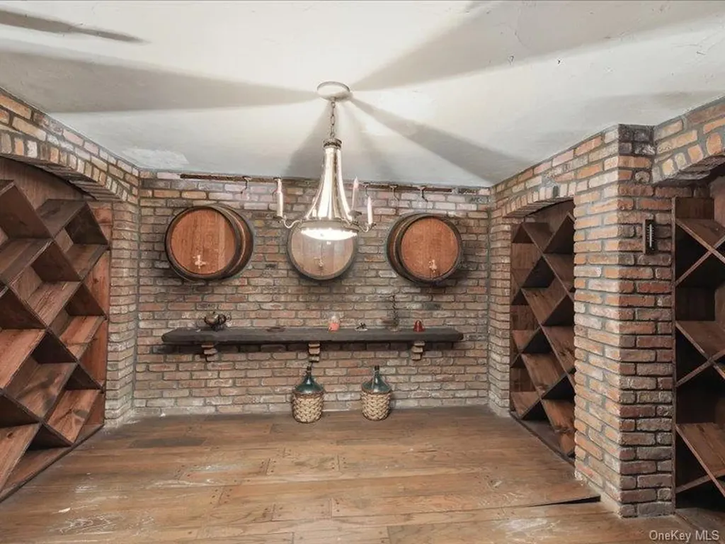 7 Stepping Stone Crescent Dix Hills NY 11746