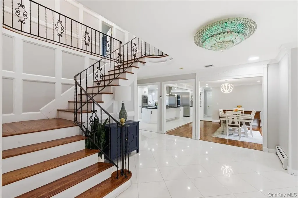 7 Stepping Stone Crescent Dix Hills NY 11746