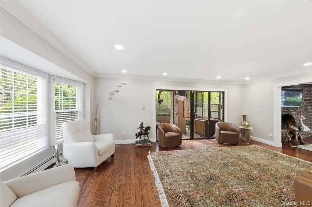 7 Stepping Stone Crescent Dix Hills NY 11746