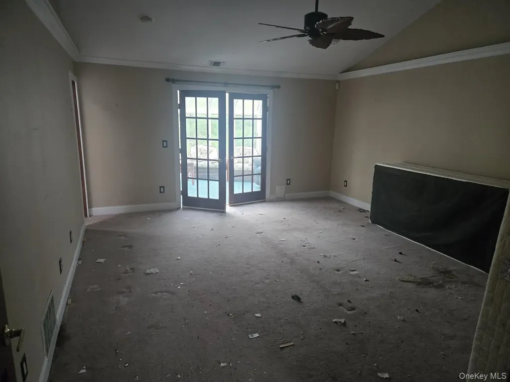 25 Pinecone Lane Islandia NY 11749