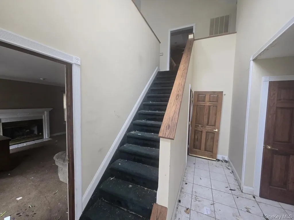25 Pinecone Lane Islandia NY 11749