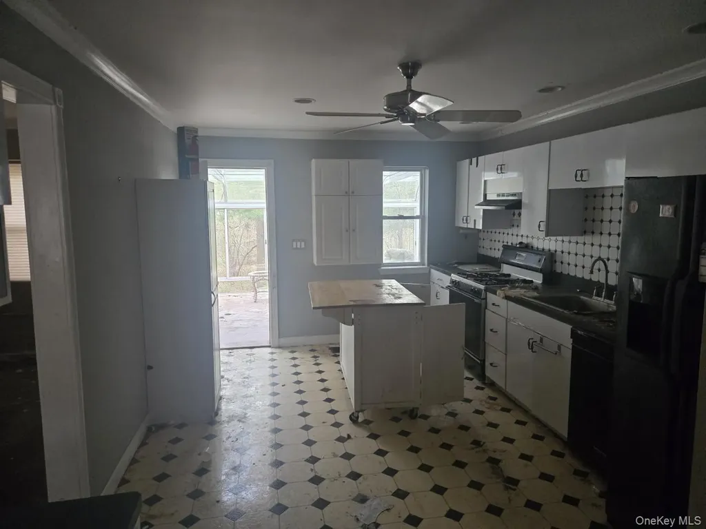 25 Pinecone Lane Islandia NY 11749