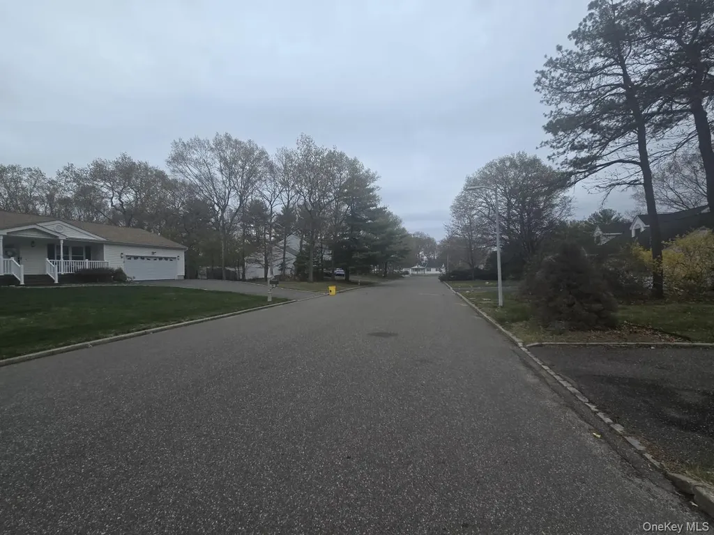 25 Pinecone Lane Islandia NY 11749