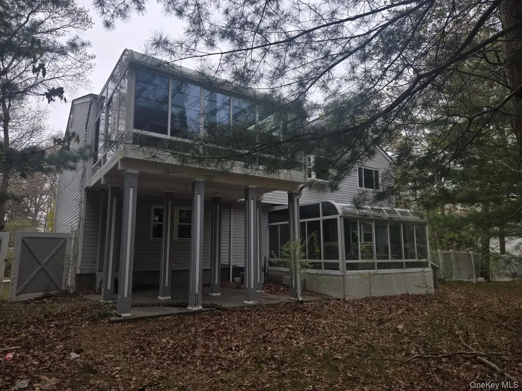 25 Pinecone Lane Islandia NY 11749