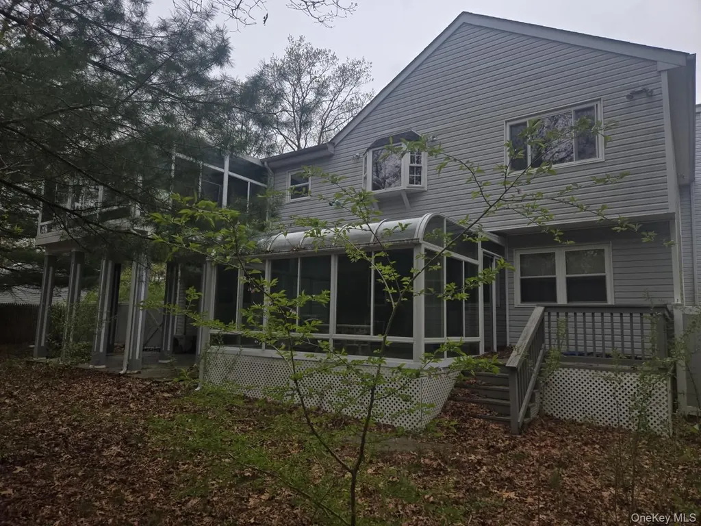 25 Pinecone Lane Islandia NY 11749