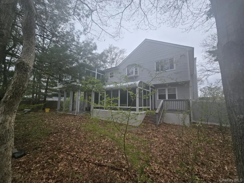 25 Pinecone Lane Islandia NY 11749