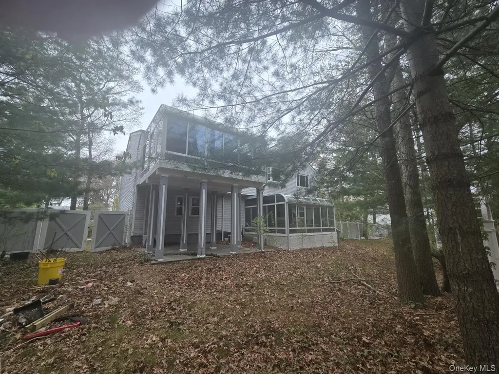 25 Pinecone Lane Islandia NY 11749