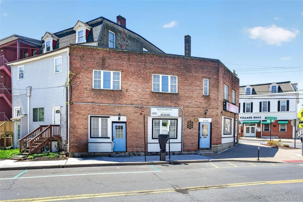 8 Stage Road Monroe NY 10950