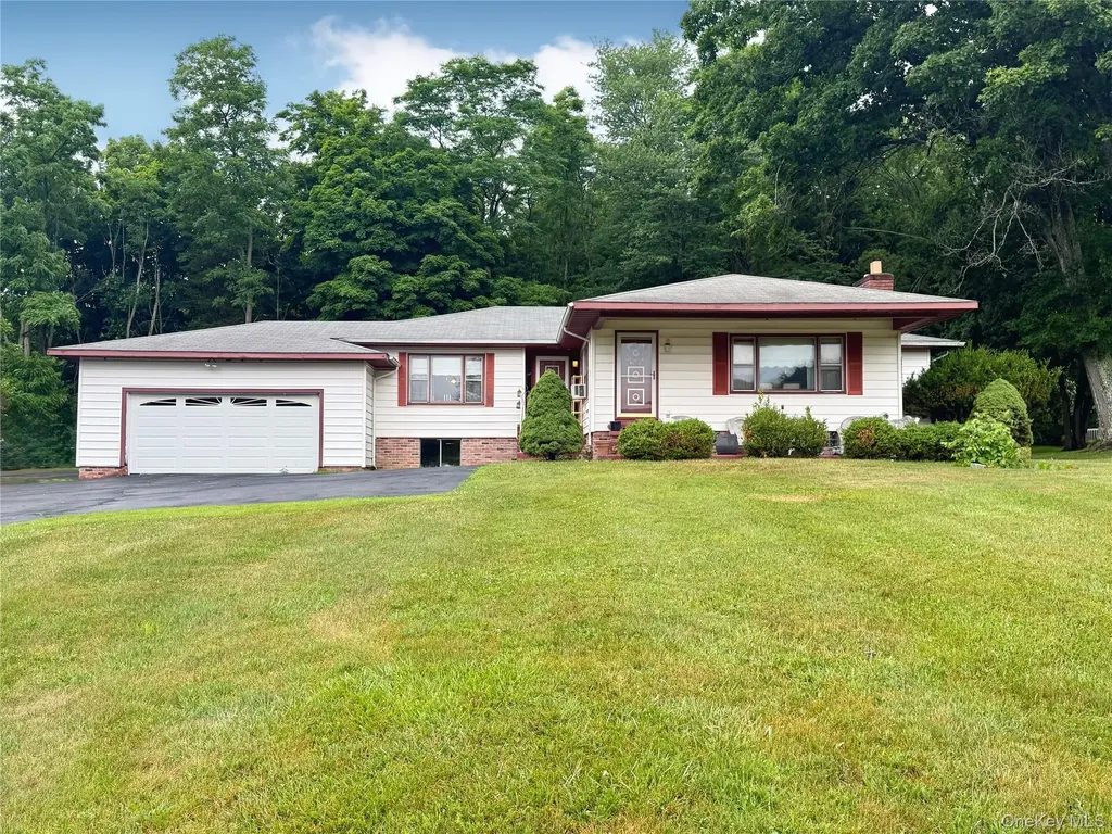 646 Oak Summit Road Millbrook NY 12545
