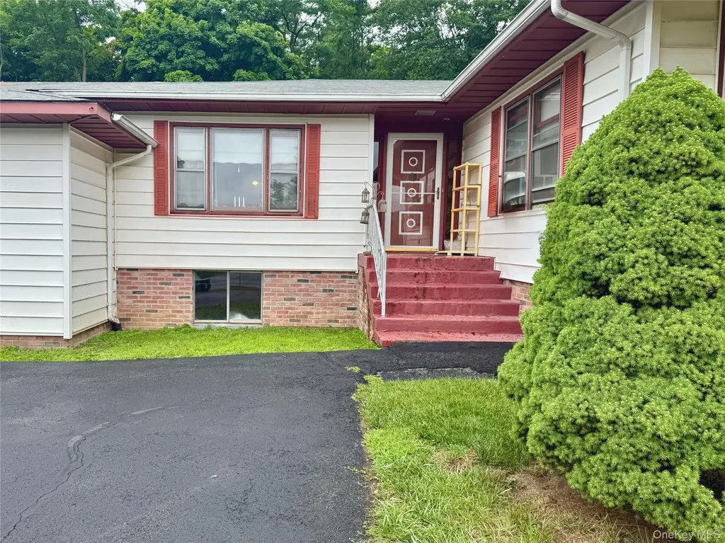646 Oak Summit Road Millbrook NY 12545