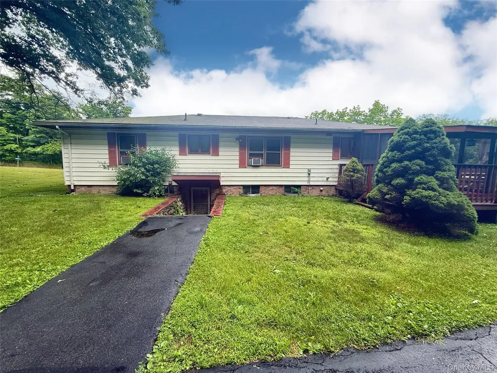 646 Oak Summit Road Millbrook NY 12545