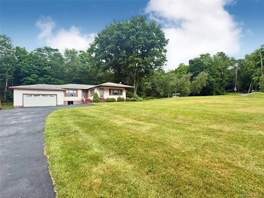 646 Oak Summit Road Millbrook NY 12545