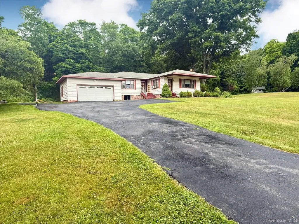 646 Oak Summit Road Millbrook NY 12545