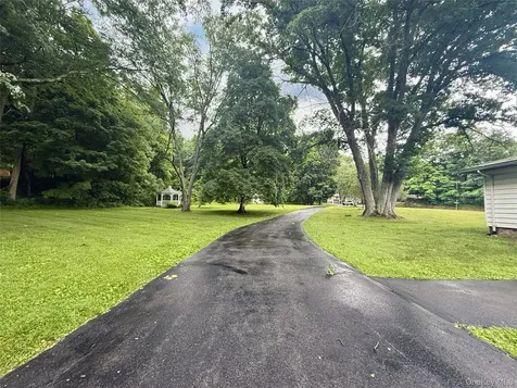 646 Oak Summit Road Millbrook NY 12545