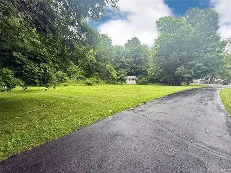 646 Oak Summit Road Millbrook NY 12545