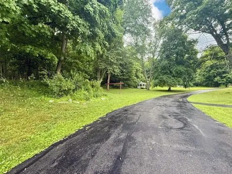 646 Oak Summit Road Millbrook NY 12545