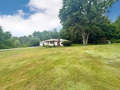 646 Oak Summit Road Millbrook NY 12545