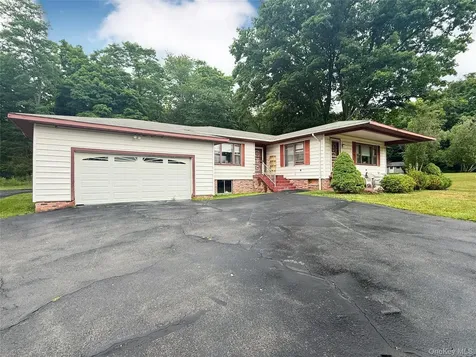646 Oak Summit Road Millbrook NY 12545