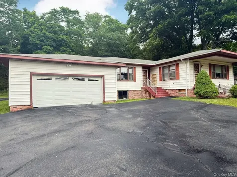 646 Oak Summit Road Millbrook NY 12545