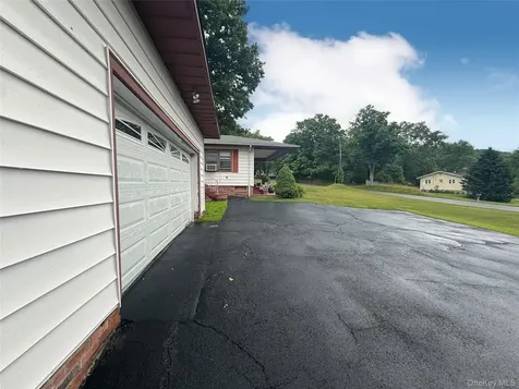 646 Oak Summit Road Millbrook NY 12545