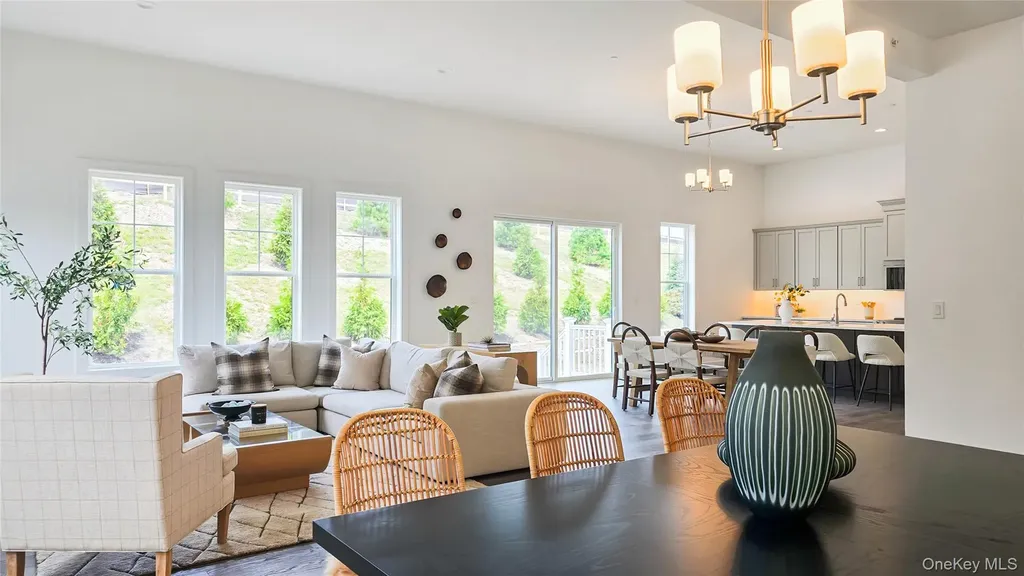 2052 Summit Loop Carmel NY 10512