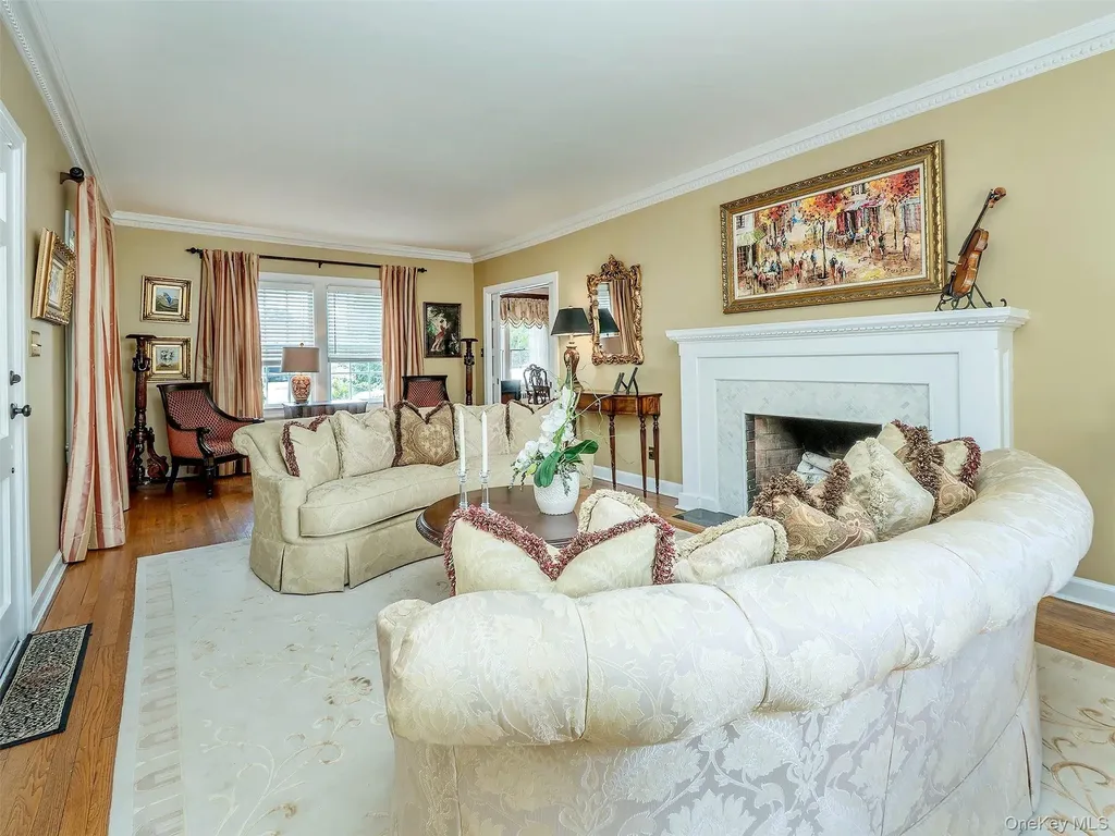 3 Duke Place Glen Cove NY 11542