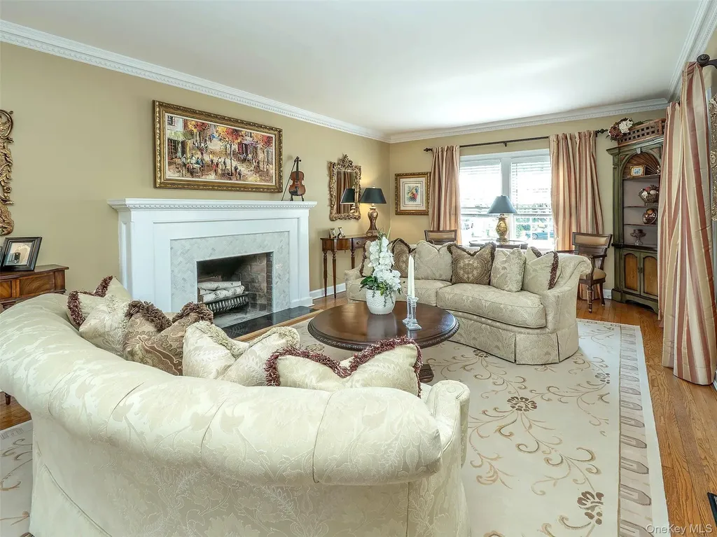 3 Duke Place Glen Cove NY 11542