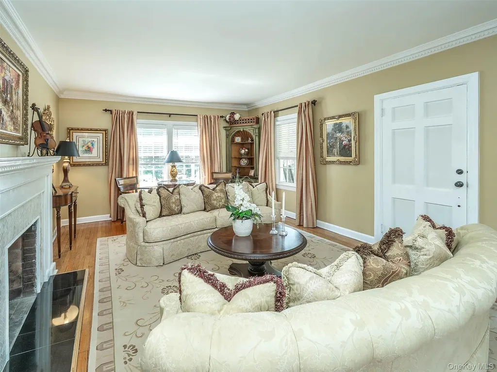 3 Duke Place Glen Cove NY 11542