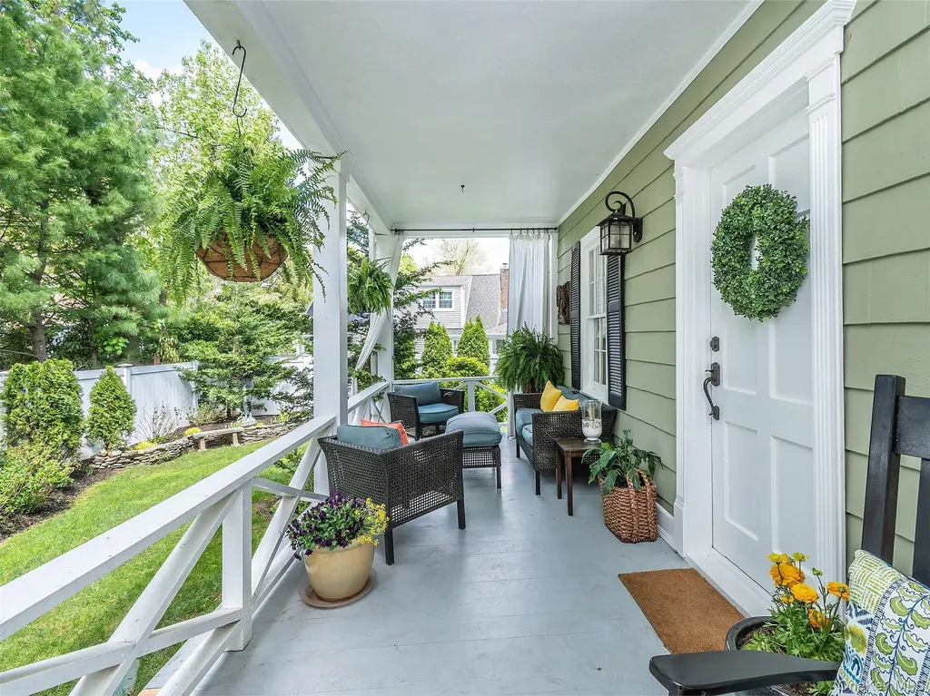 3 Duke Place Glen Cove NY 11542