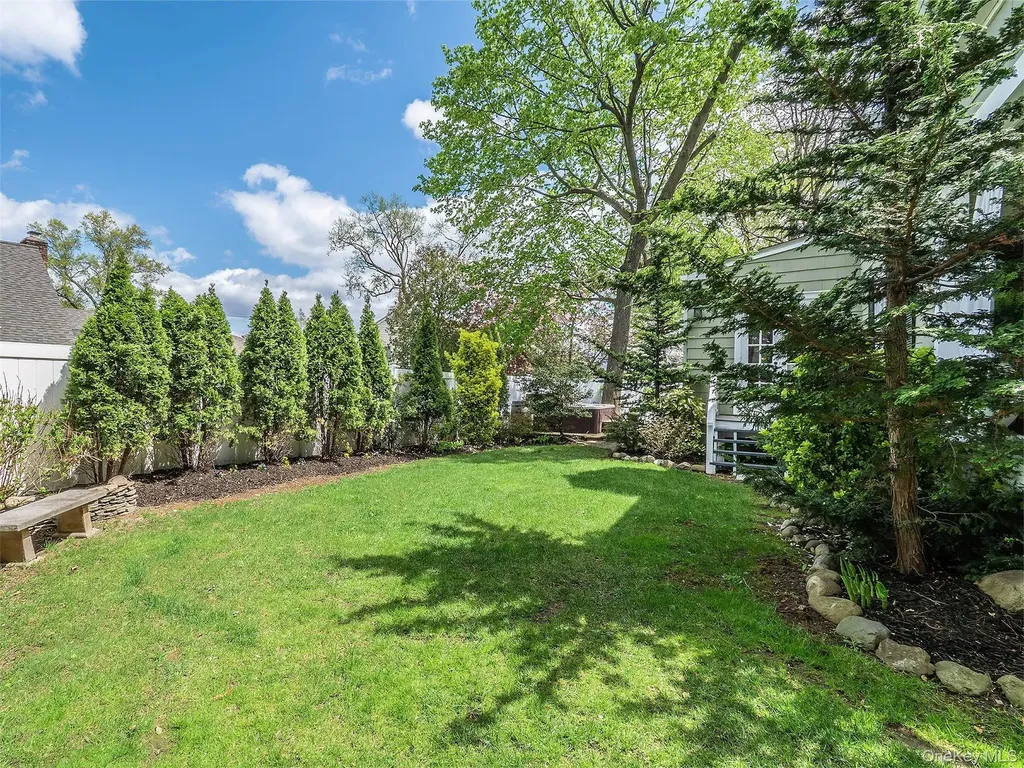 3 Duke Place Glen Cove NY 11542