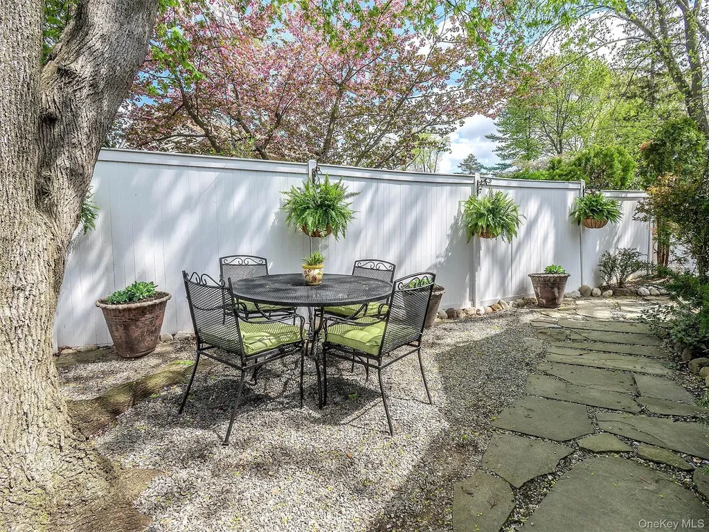 3 Duke Place Glen Cove NY 11542