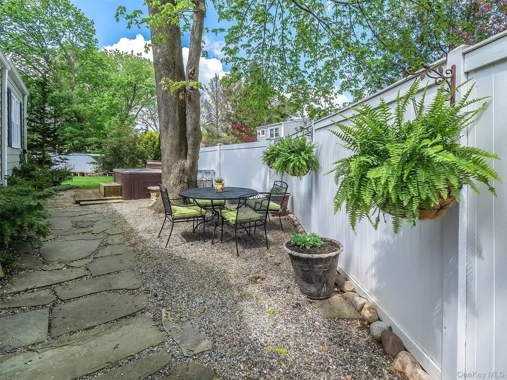 3 Duke Place Glen Cove NY 11542