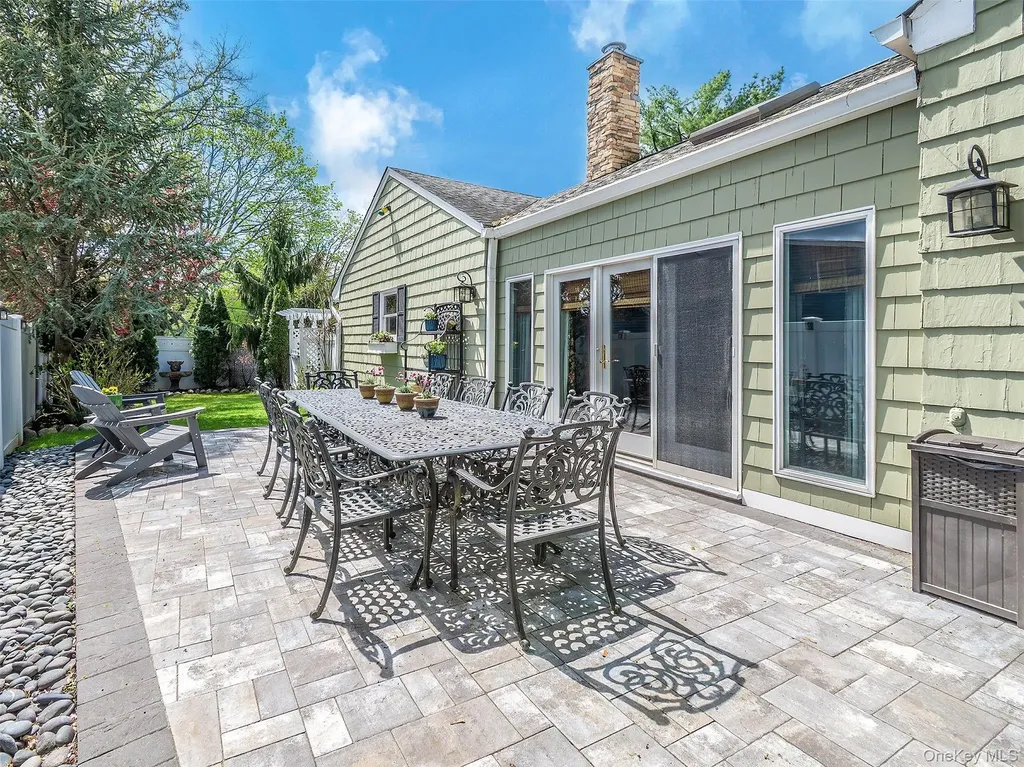 3 Duke Place Glen Cove NY 11542