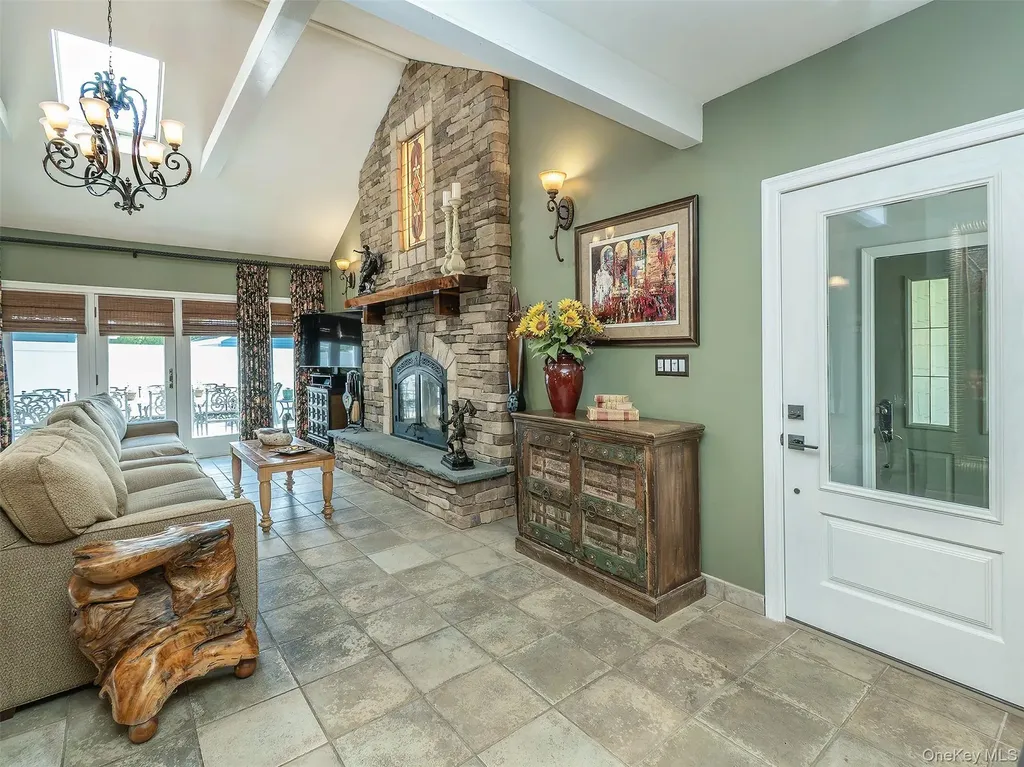 3 Duke Place Glen Cove NY 11542