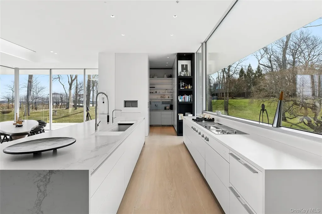 East Hampton NY 11937