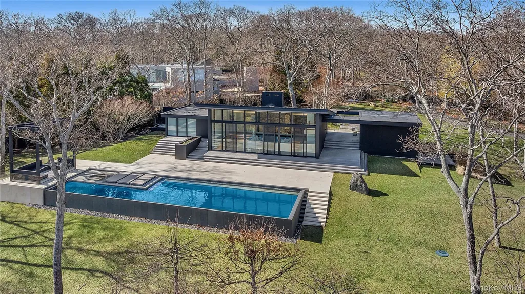 East Hampton NY 11937