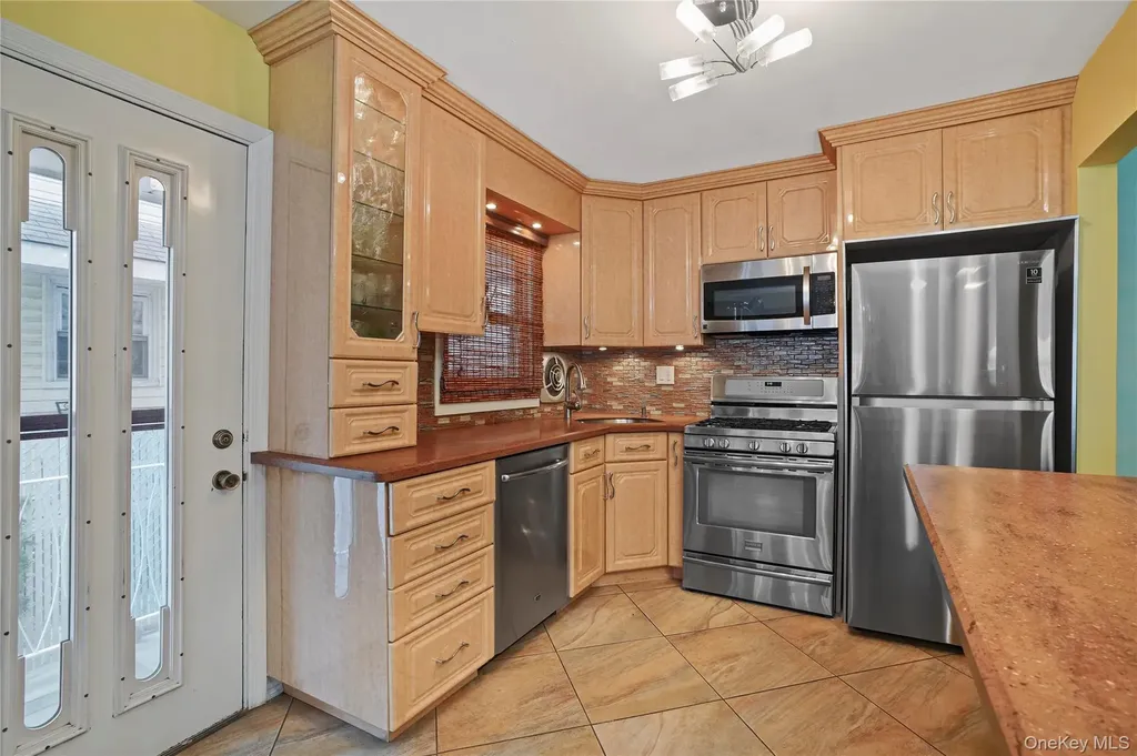 88-56 Aubrey Avenue Glendale NY 11385