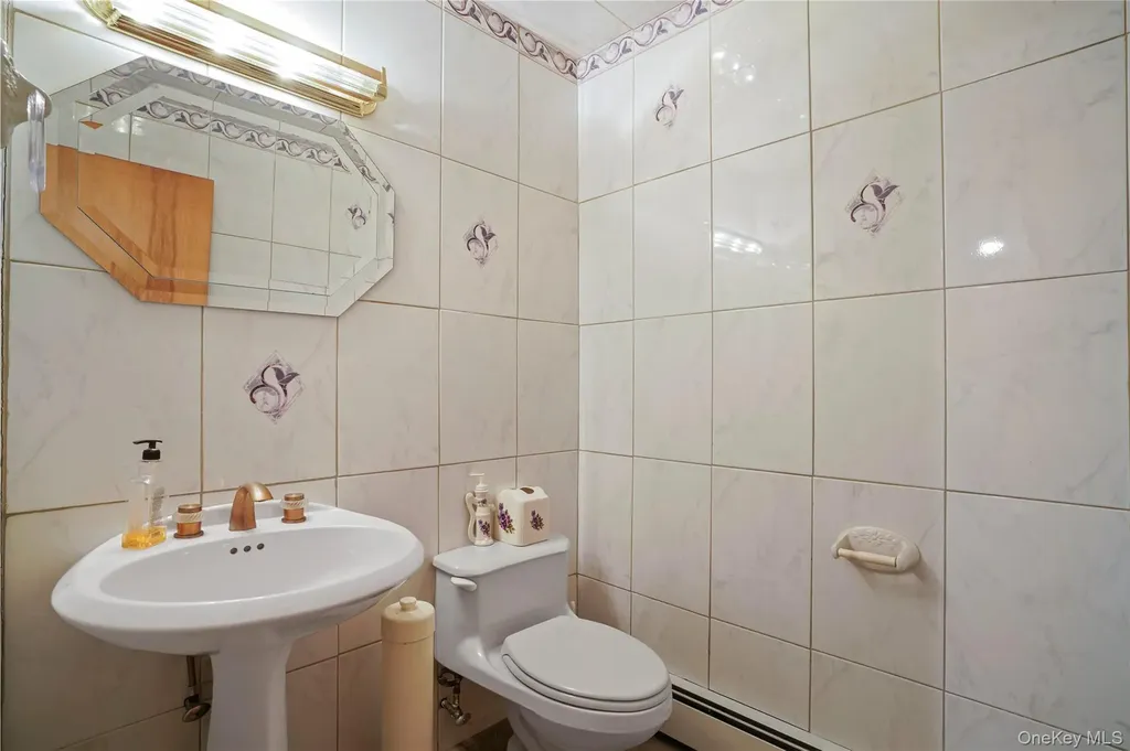88-56 Aubrey Avenue Glendale NY 11385