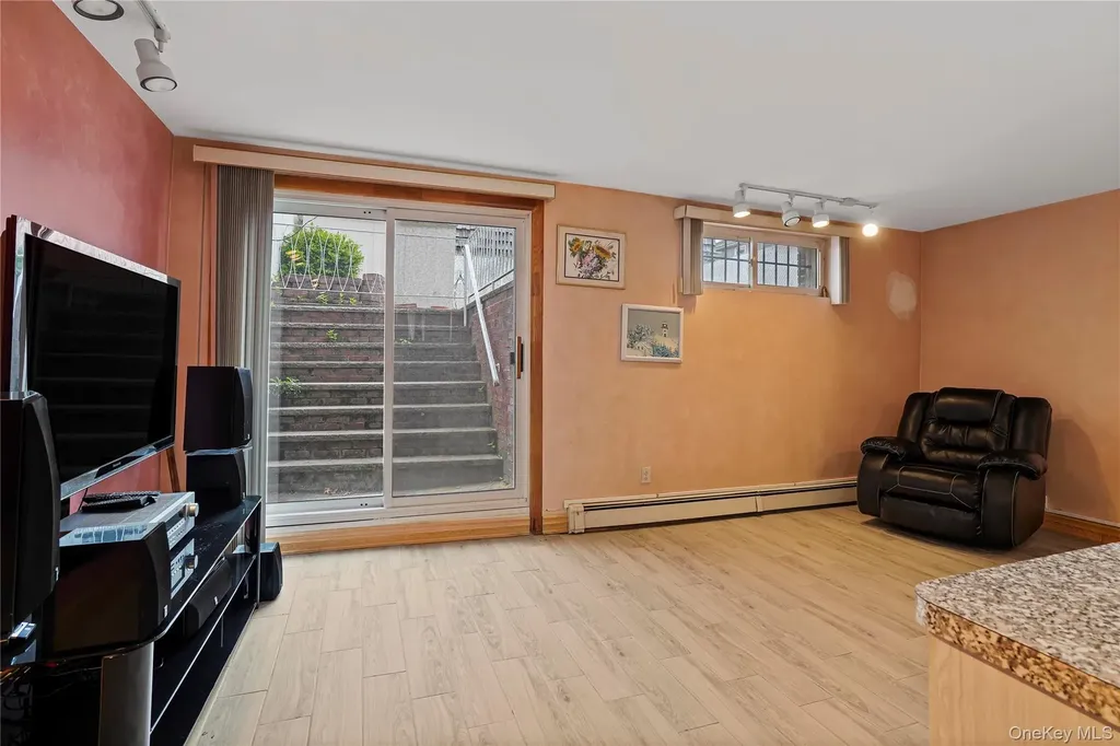 88-56 Aubrey Avenue Glendale NY 11385
