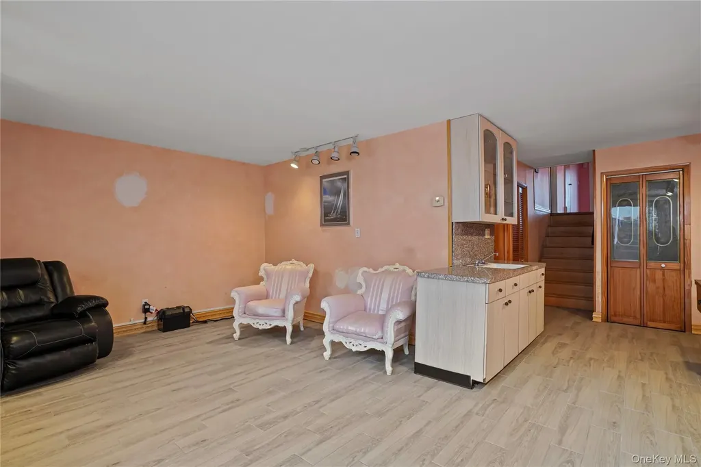 88-56 Aubrey Avenue Glendale NY 11385