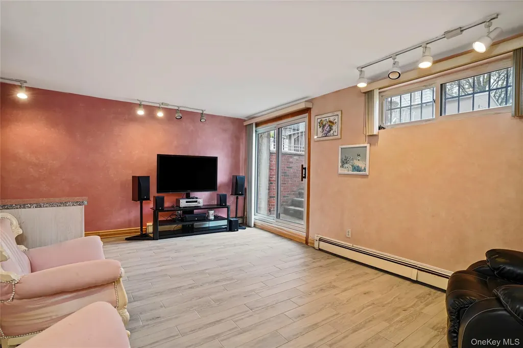 88-56 Aubrey Avenue Glendale NY 11385